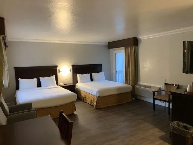Family, Multiple Beds، Stargazer Inn And Suites 1/1