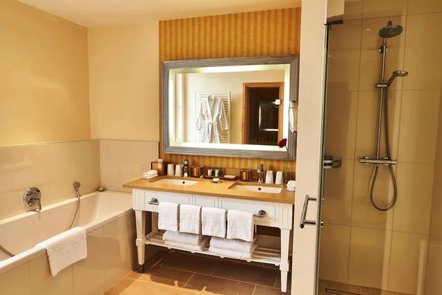 Executive, Suite, Double and Twin Beds, Steigenberger Grandhotel And Spa Heringsdorf 3/3