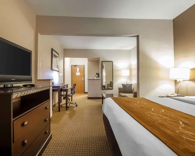 Suite, Comfort Suites London, KY 8/10