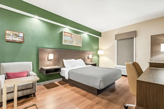جناح بسرير كينج مع أريكة لذوي الإعاقة، Quality Inn Pooler - Savannah I-95 5/10
