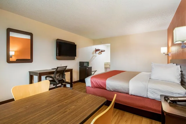 غرفة قياسية بسرير كينج، Motel6 Winnie Tx 5/10