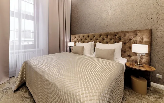 غرفة تنفيذية عائلية بسرير كوين وسريرين منفصلين، Grandhotel Brno 1/7