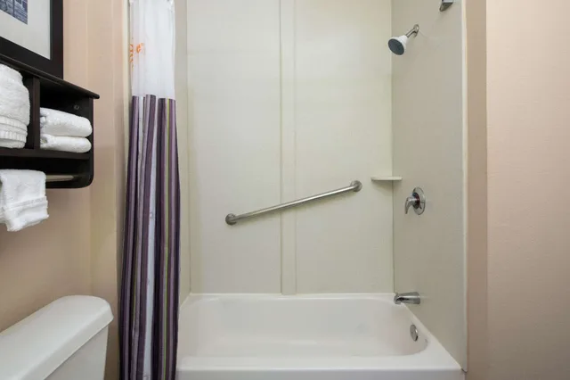 Room, 2 Queen Beds, La Quinta Inn by Wyndham Calhoun South I-75 7/9