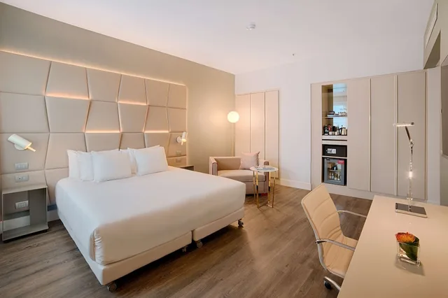 Premium, 1 Double and 1 Single Bed, with Extra Bed, Xl، Nh Collection Roma Palazzo Cinquecento 2/10