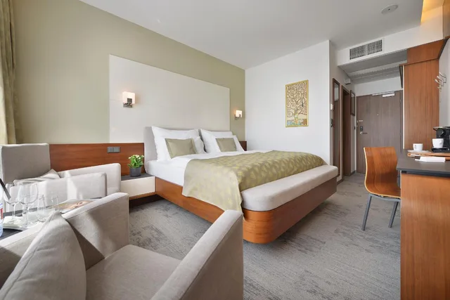غرفة ديلوكس بسرير مزدوج بشرفة، Wellness Hotel Diamant (ex Relaxacni A Regeneracni Centrum) 3/10