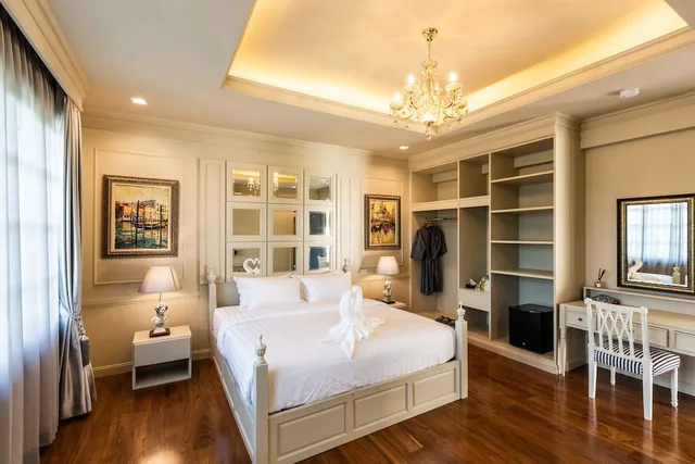 غرفة فاخرة بسرير كينج بإطلالة على المسبح بغرفة نوم واحدة، Merchant Villa 3/9
