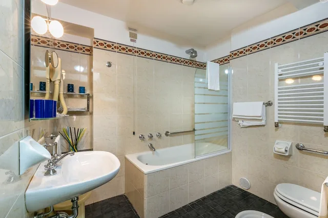 غرفة بسريرين منفصلين بغرفة نوم واحدة، Hotel Collodi 9/10