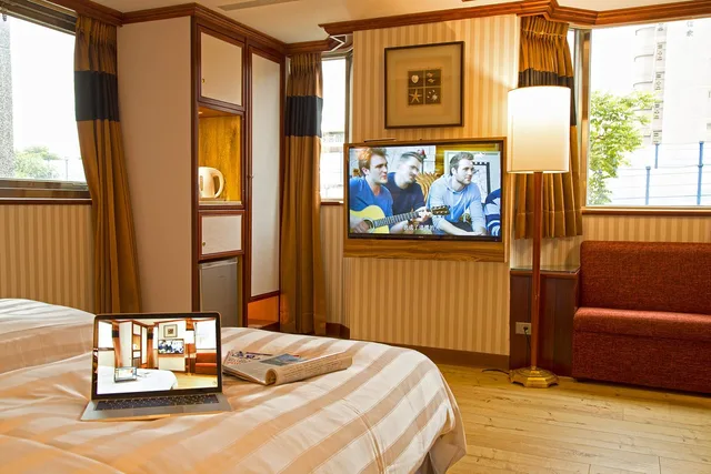 غرفة بزنس بسريرين منفصلين، Silken Hotel 2/2