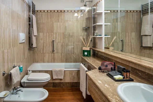 Junior Suite, Apartment, Double and Twin Beds، Albergo Del Senato 2/2
