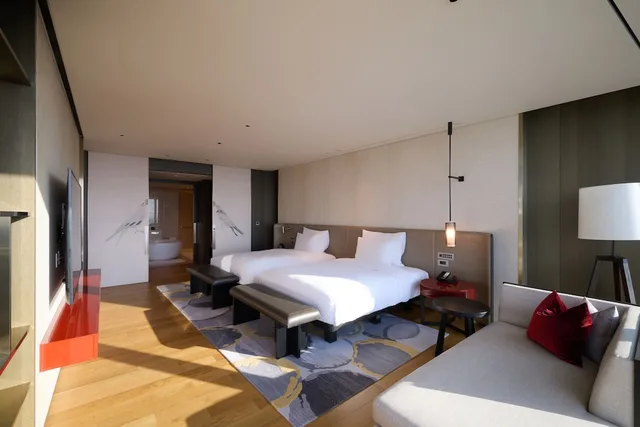 جناح ركني بسريرين منفصلين بإطلالة على الجبل، Grand Hyatt Jeju 4/7