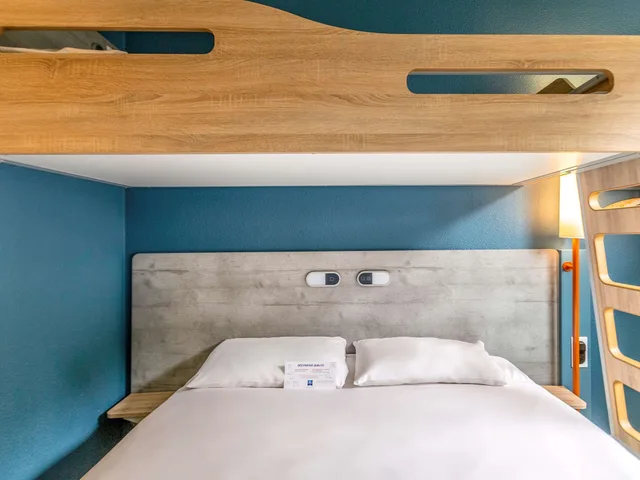Room, Triple, Double and Bunk Bed, ibis budget Pertuis Portes du Luberon 7/7
