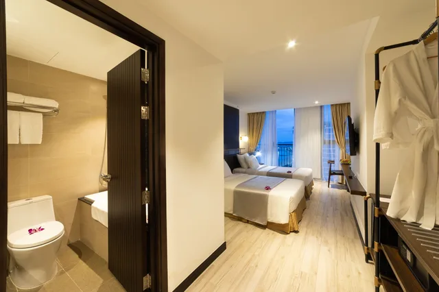 غرفة ديلوكس بسرير كوين بإطلالة جزئية على البحر، Majestic Premium Hotel 5/6
