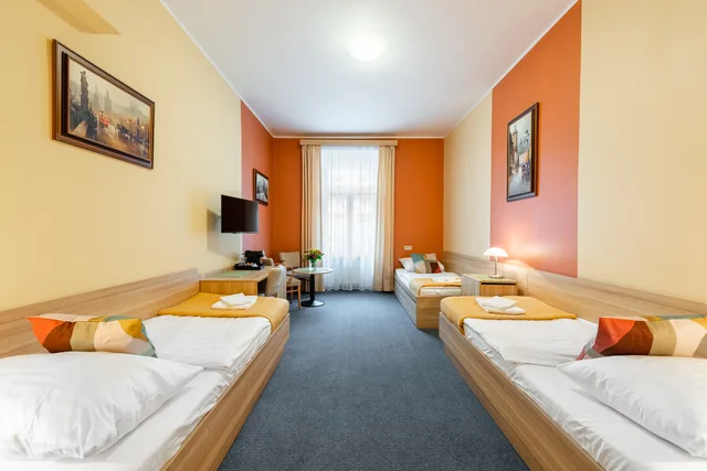 غرفة اقتصادية رباعية بسرير فردي، Hotel D Angelo 1/4