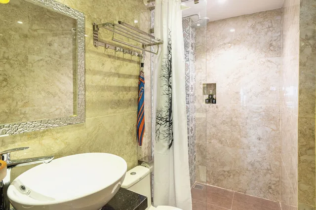 غرفة بسرير مزدوج، Hoang Trinh Hotel 7/8