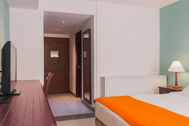 Standard, King Bed, Hotel Faranda Express Puerta Del Sol Barranquilla, A Member of Radisson Individuals 4/6