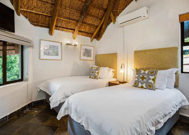 فيلا بمسبح خاص، Jozini Tiger Lodge and Spa 1/6
