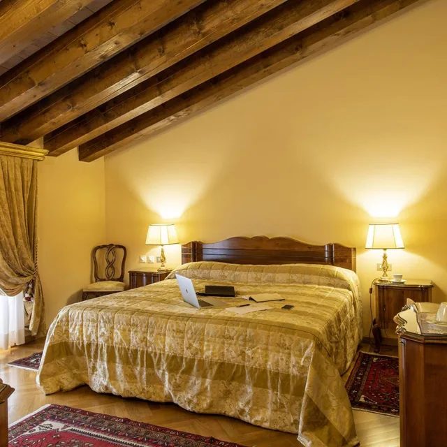 غرفة ديلوكس بسرير مزدوج، Villa Fenaroli Palace Hotel 3/8