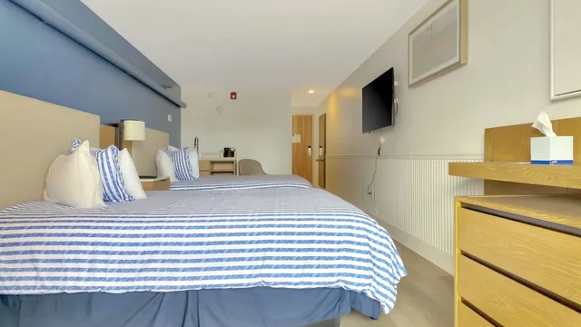 غرفة سوبيريور بسريرين كوين مع أريكة، Harborline Hotel Rockland, ME 1/10