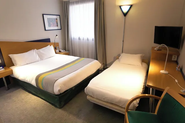 غرفة قياسية بسرير كوين في الطابق الأرضي لذوي الإعاقة، HOLIDAY INN EXPRESS ARRAS 3/9
