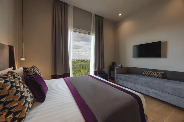 غرفة سوبيريور ثلاثية بسرير كوين وسرير فردي بإطلالة على المدينة، Rental In Rome Pinciana Deluxe 1/4
