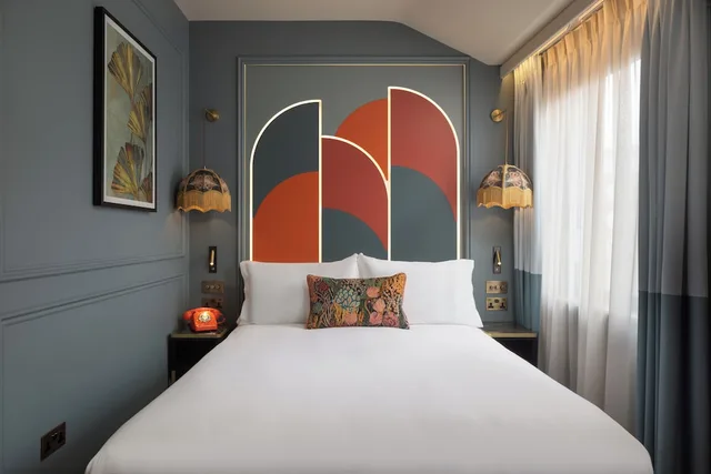 غرفة غراند بسرير كوين، Seraphine Kensington Olympia Hotel Ex Best Western Plus Kensington Olympia 1/5