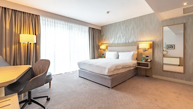 غرفة بريميوم بسرير كينج، Holiday Inn Manchester - City Centre 2/5