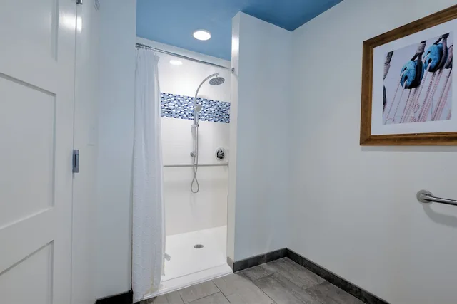 غرفة سوبيريور بسرير كينج بغرفة نوم واحدة لذوي الإعاقة، Hotel Indigo Orange Beach Gulf Shores 9/9