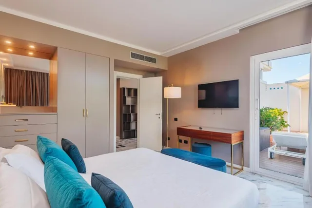 Executive, Suite, Queen Bed, Sofa, Terrace, Hotel Excelsior 1/2