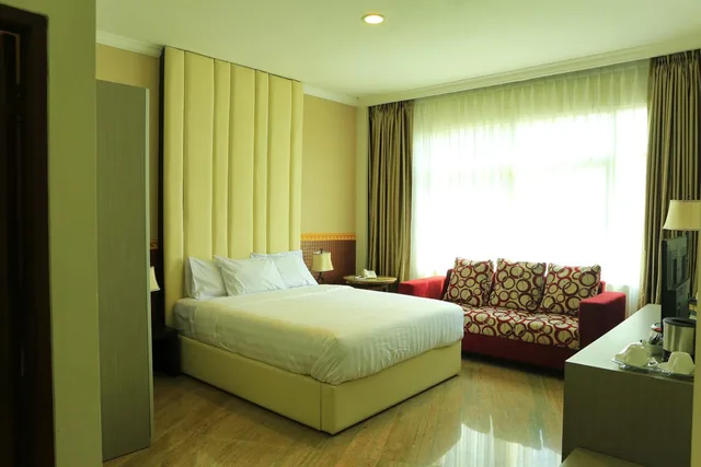 Suite, 1 Queen and 1 Single Bed, Hotel 55 2/2