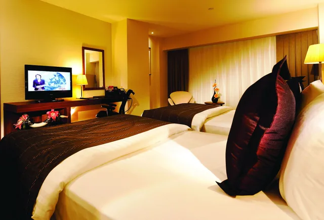 غرفة بريميوم بسريرين منفصلين، Crowne Plaza Istanbul Harbiye Hotel 7/10