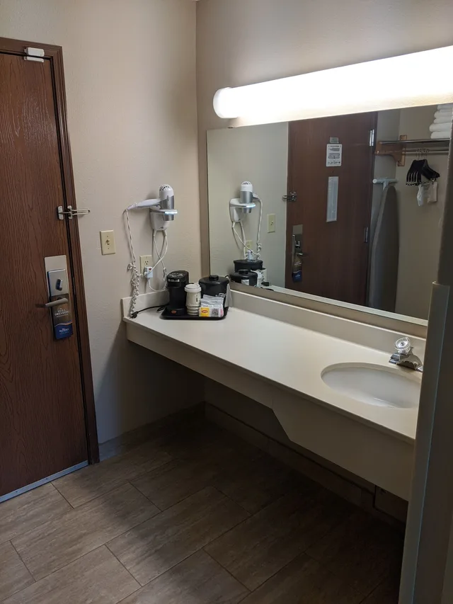 غرفة قياسية بسرير كينج، Baymont by Wyndham Rockford 10/10