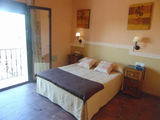 غرفة بسريرين منفصلين بحمام خاص، Hotel Sierra de Araceli Lucena 8/10