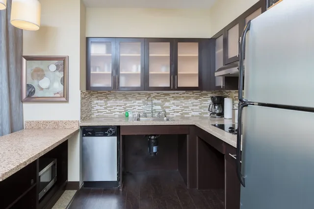 جناح بسرير كينج بغرفة نوم واحدة بمطبخ لذوي الإعاقة، Staybridge Suites Seattle Fremont 2/2