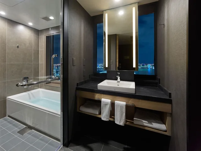 غرفة تنفيذية ركنية بسرير كينج بإطلالة بحوض استحمام، Mitsui Garden Hotel Toyosu Premier 6/8