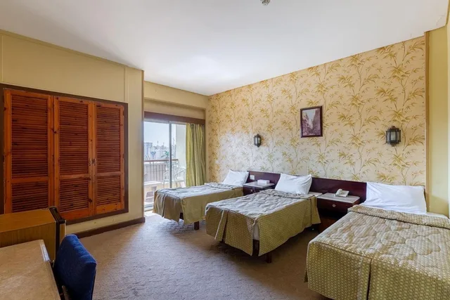 غرفة قياسية ثلاثية بثلاثة أسرّة، St George Hotel Cairo 2/2