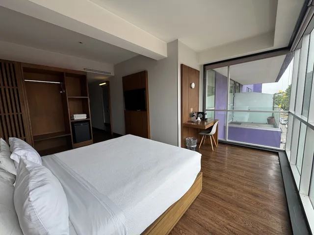 غرفة خارجية بسرير كينج، Ikonik Hotel Puebla 2/10