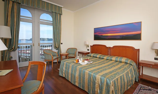 غرفة سوبيريور بإطلالة على البحيرة، Hotel Savoy Palace 3/10