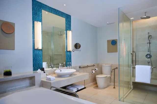 Room, 2 Double Beds, Lagoon View, Balcony، Renaissance Phuket Resort And Spa 7/8