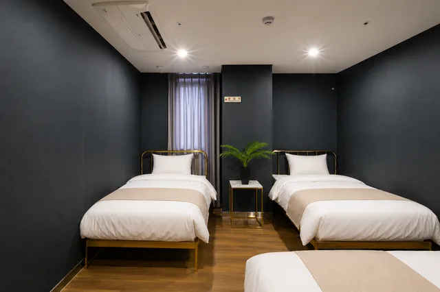 غرفة ثلاثية بحمام مشترك، Brosis Hotel 2/2