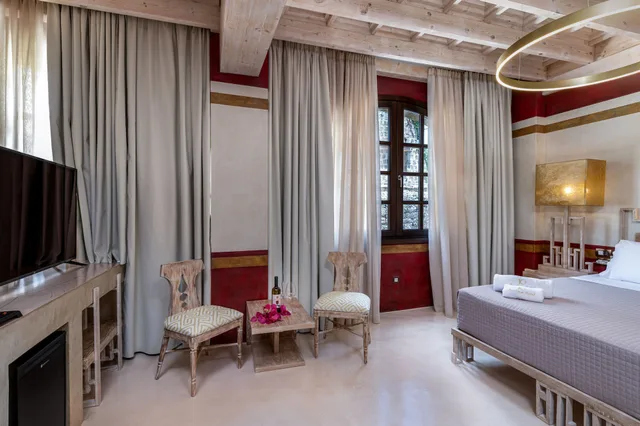 جناح سوبيريور بسرير كينج، 10GR Boutique Hotel & Wine Bar - Adults Only 2/5