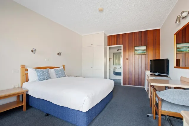 غرفة قياسية بسرير كوين، BANJO PATERSON MOTOR INN 2/3