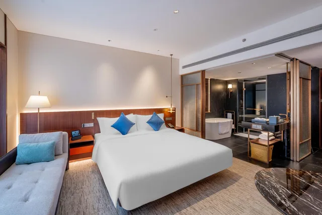 Premier, Double Bed, Wyndham Beijing North 3/5