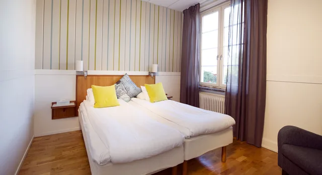 Compact, Double Bed، Home Hotel Post 4/10