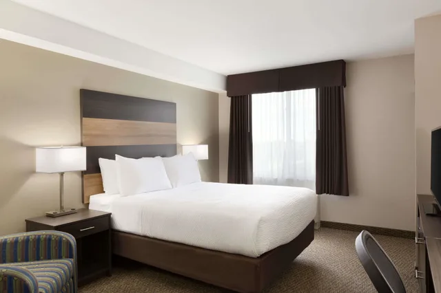 غرفة بسرير كوين، Days Inn & Suites By Wyndham Lindsay 2/7
