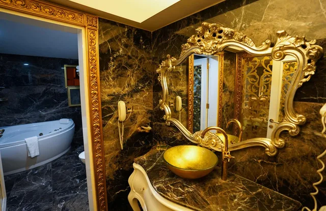 غرفة بسرير كينج، Hotel Buyuk Hamit 2/4