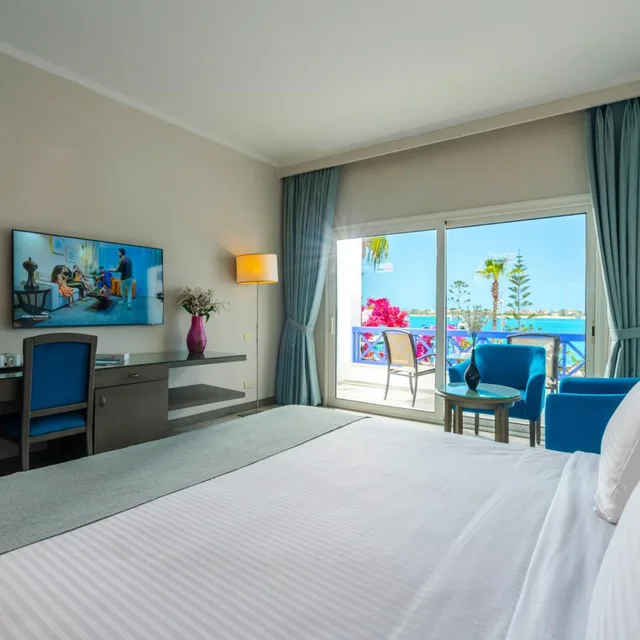 غرفة سوبيريور بسرير مزدوج أو سريرين منفصلين بإطلالة على البحر، M Hotels at Porto Marina 9/9