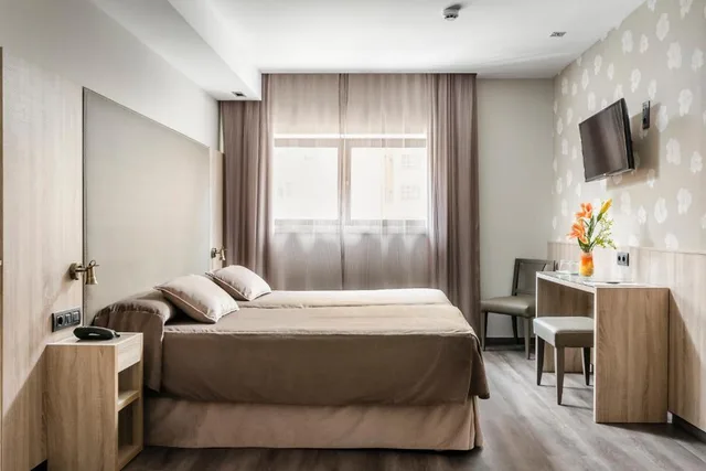 Room, 2 Beds, Civera 4/10