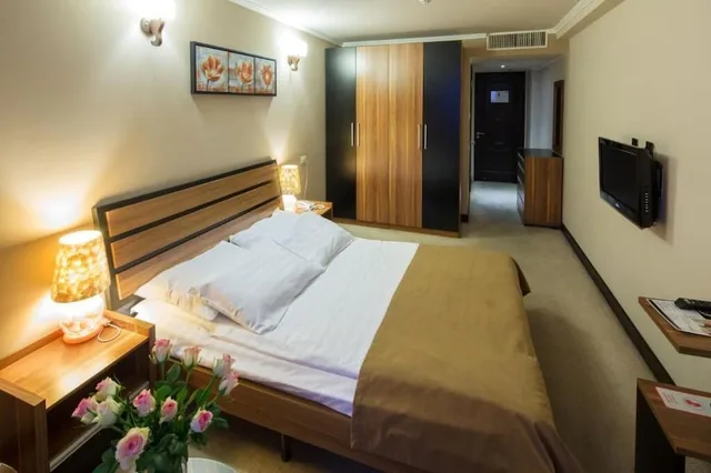 جناح فاخر بسرير كينج، Nairi Hotel 3/5