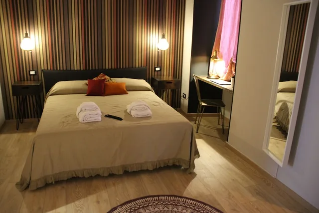 Superior, Queen Bed, St. Peter Suites 2/10