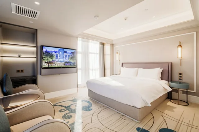 Standard, King Bed, Mercure Hohhot Downtown 2/4